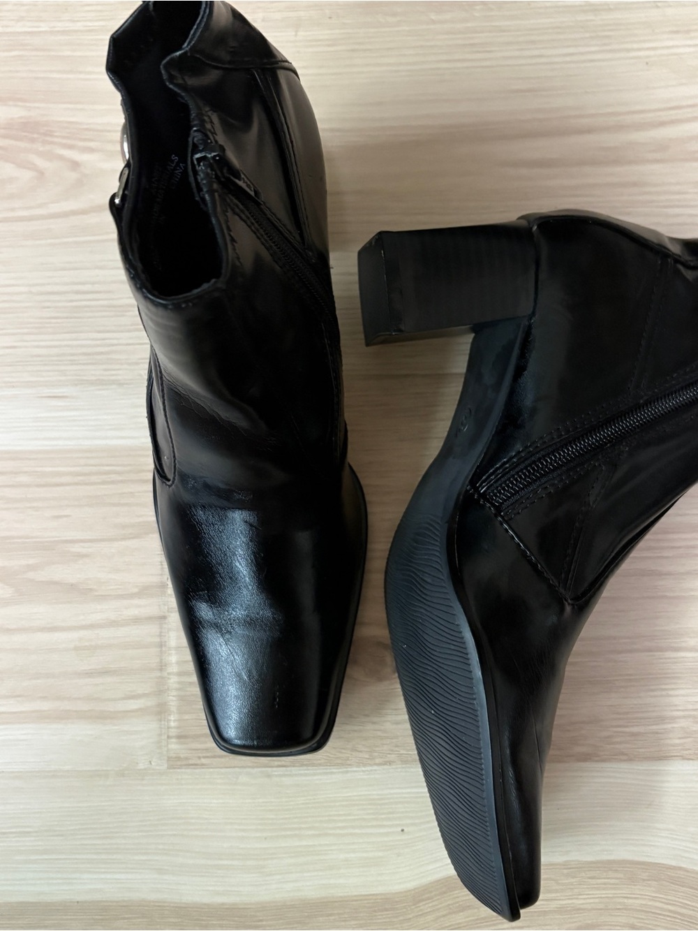 Elegant vintage Black Faux Leather Ankle Boots KB & Company Size 6